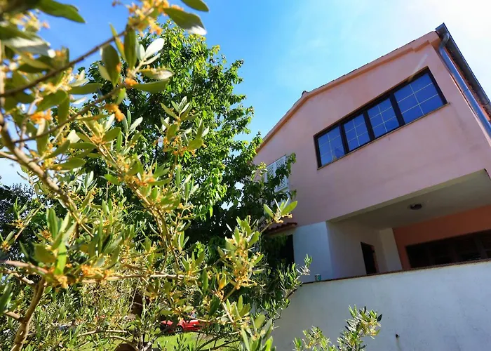 House Kia Nyaraló *